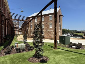 Premium courtyard & landscaped grounds